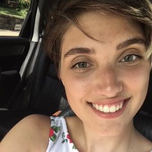 Meet your Posher, Daphne